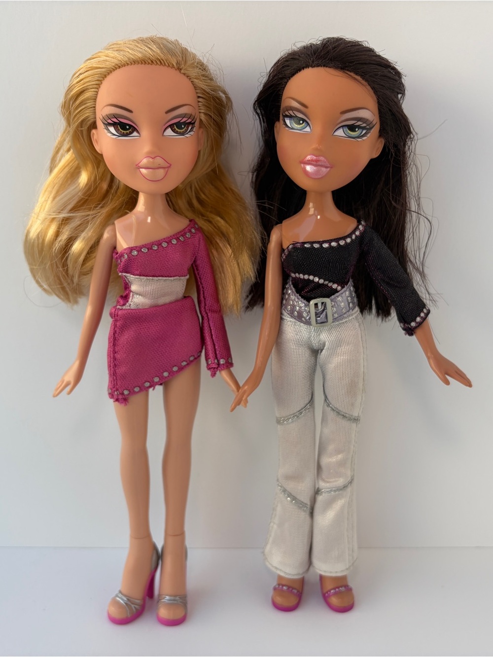 VTG Bratz 2001 Be-Bratz.com Cloe & Yasmin Set‎ of 2 Dolls with Clothes